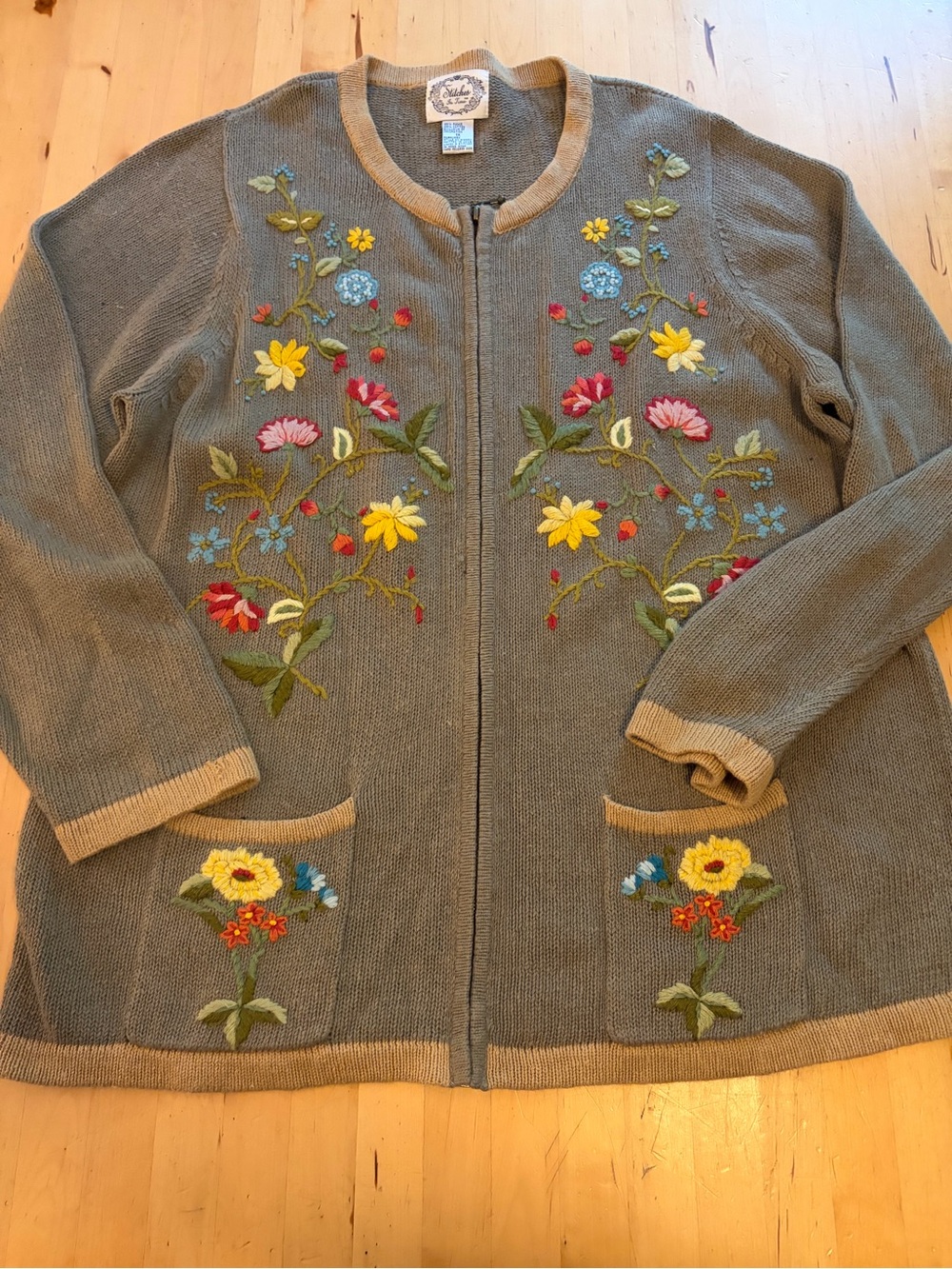 Embroidered Floral Zip-Front Women's Sweater - Beige